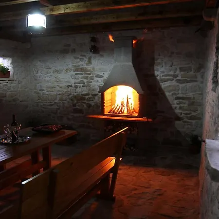 Strada Apartamento *