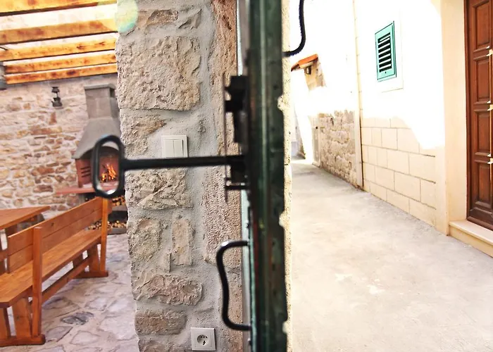 Apartament Strada Kaštela